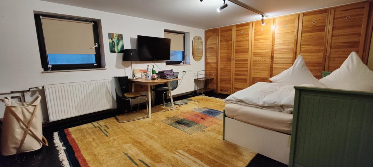 Comfort Koelnmesse: Spacious With Free Parking & Wi-fi Guest house
